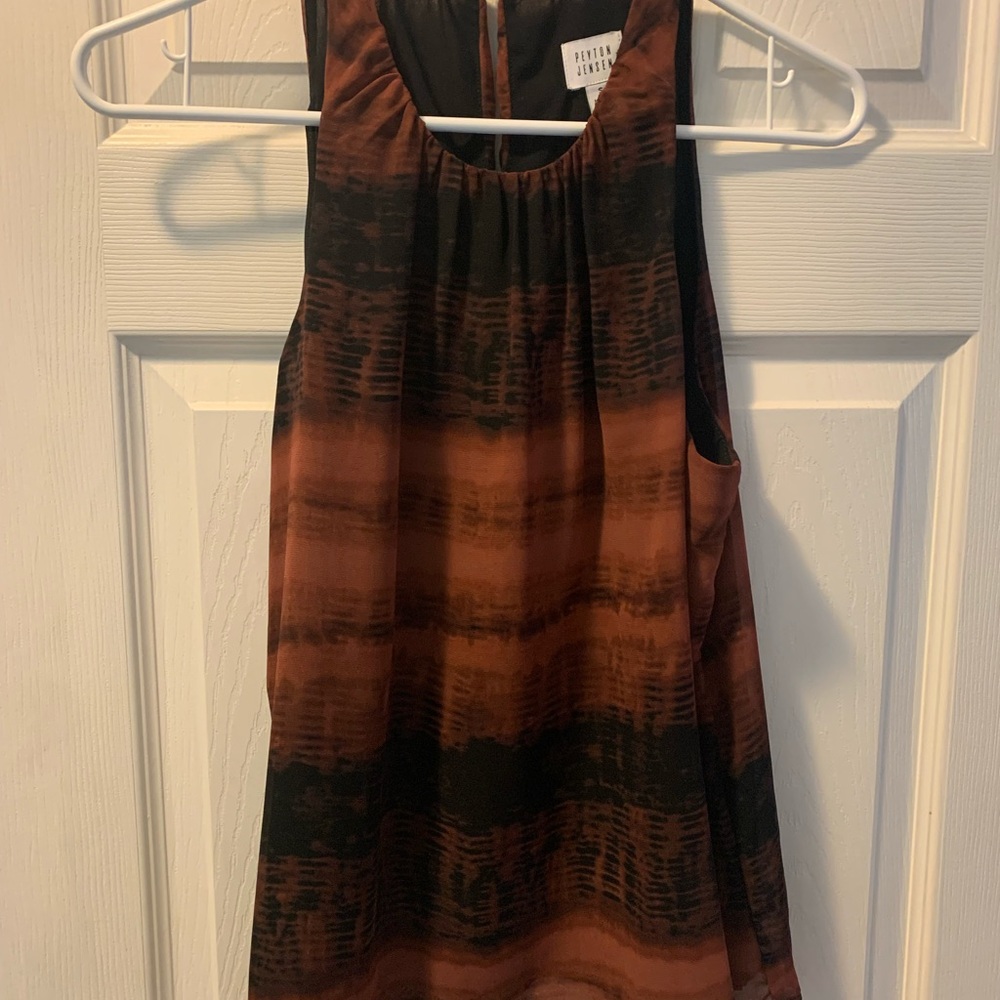 Brown and Black Tank Top with Sleeveless Design